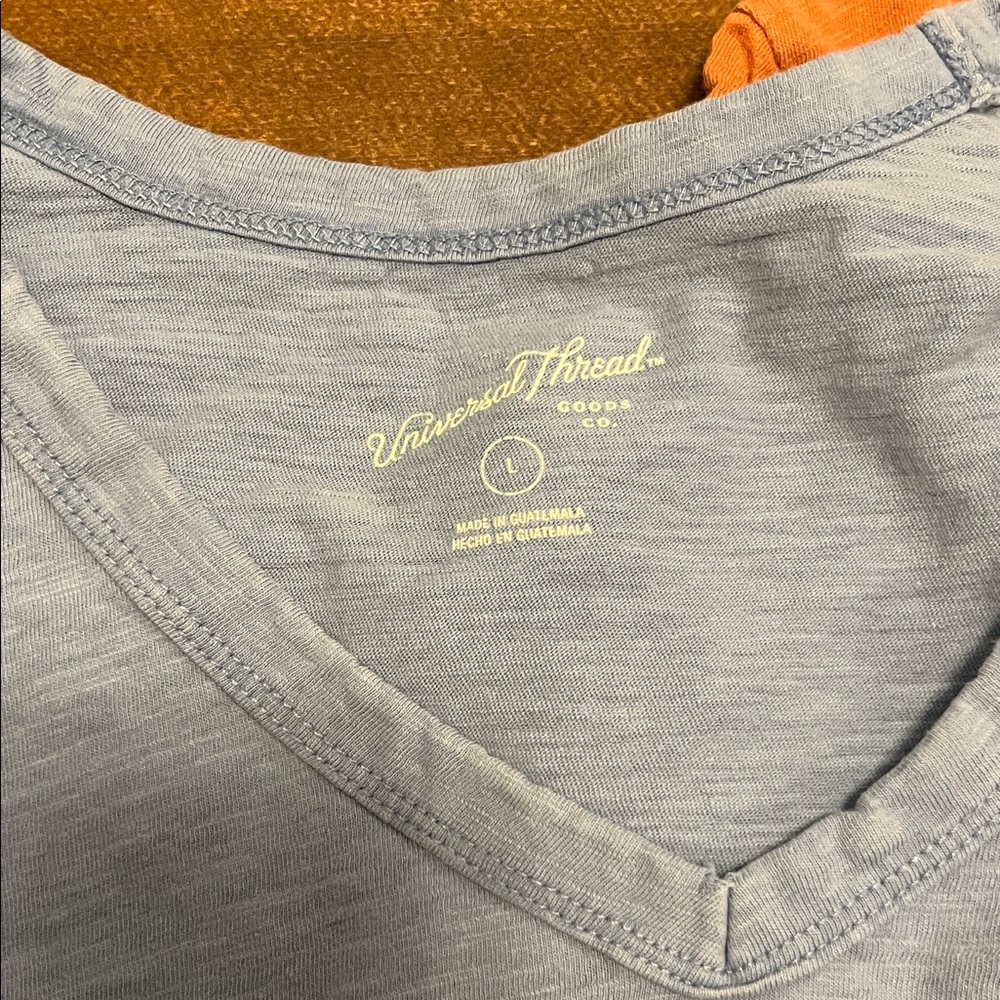 Universal Thread V-Neck T-Shirts - Picture 2 of 5
